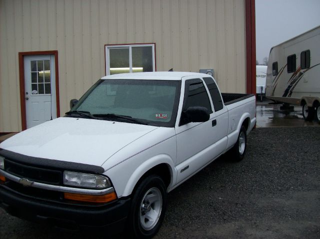 2001 Chevrolet S10 4dr Sdn Auto GLS w/XM