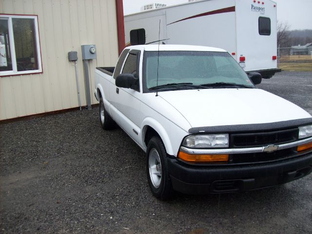 2001 Chevrolet S10 4dr Sdn Auto GLS w/XM