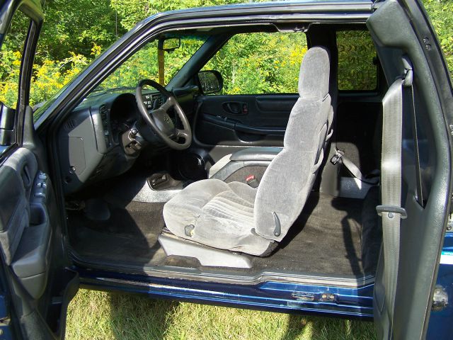 2001 Chevrolet S10 Handicap Lift And Control Leg 1 Owner