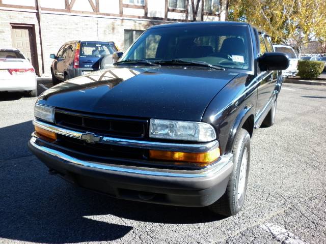 2001 Chevrolet S10 Base