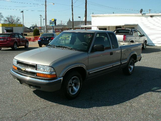 2001 Chevrolet S10 Base