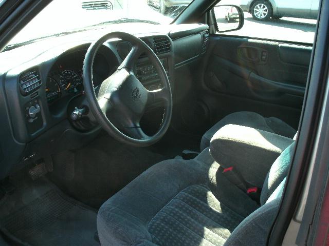 2001 Chevrolet S10 Base