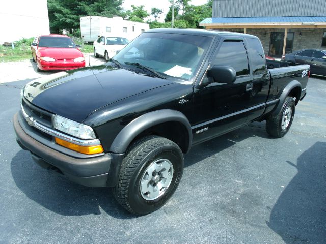 2001 Chevrolet S10 4d Wagon Luxury