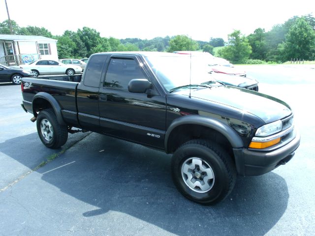 2001 Chevrolet S10 4d Wagon Luxury