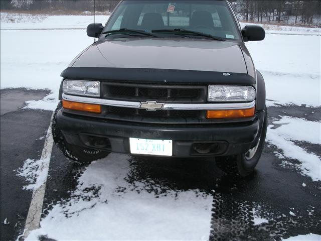 2001 Chevrolet S10 4dr Sdn SL Auto Sedan