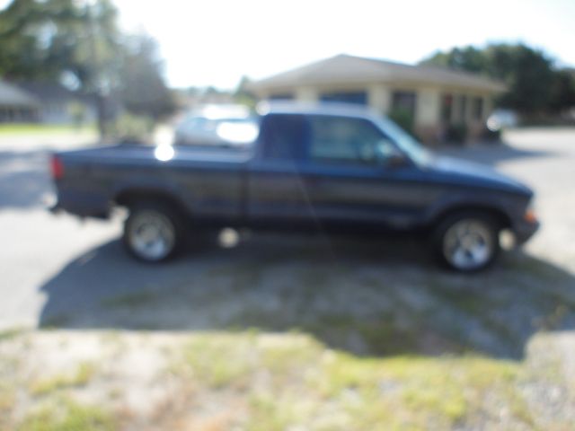 2002 Chevrolet S10 4dr Sdn Auto GLS w/XM