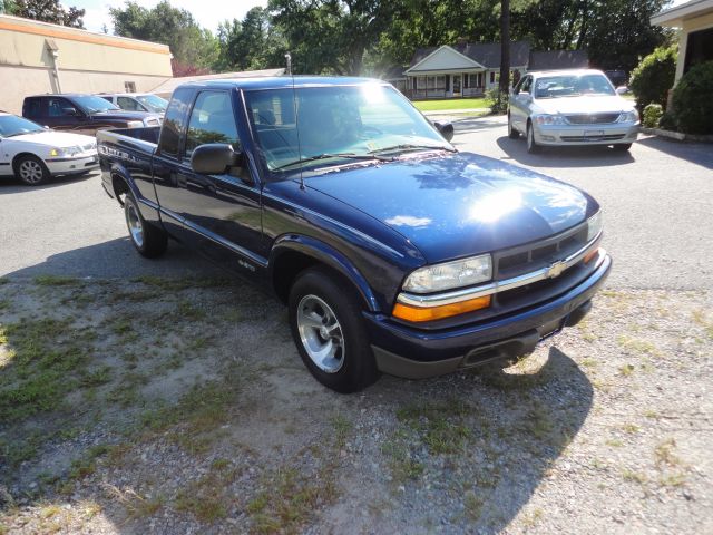 2002 Chevrolet S10 4dr Sdn Auto GLS w/XM