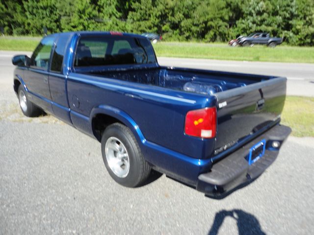 2002 Chevrolet S10 4dr Sdn Auto GLS w/XM