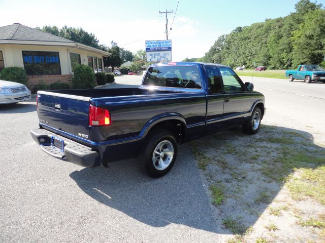 2002 Chevrolet S10 4dr Sdn Auto GLS w/XM