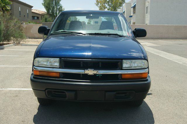 2002 Chevrolet S10 4dr Sdn Auto GLS w/XM