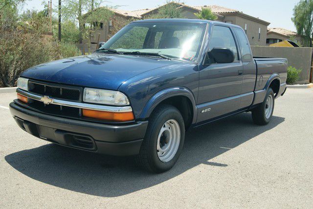 2002 Chevrolet S10 4dr Sdn Auto GLS w/XM