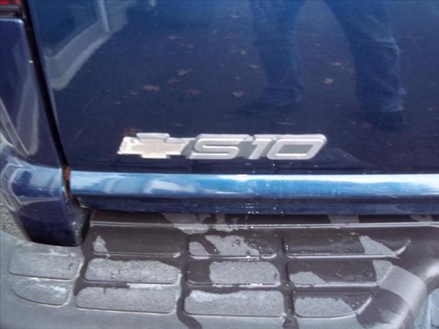 2002 Chevrolet S10 Overland 4X4 (eldora)