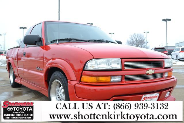 2002 Chevrolet S10 Base