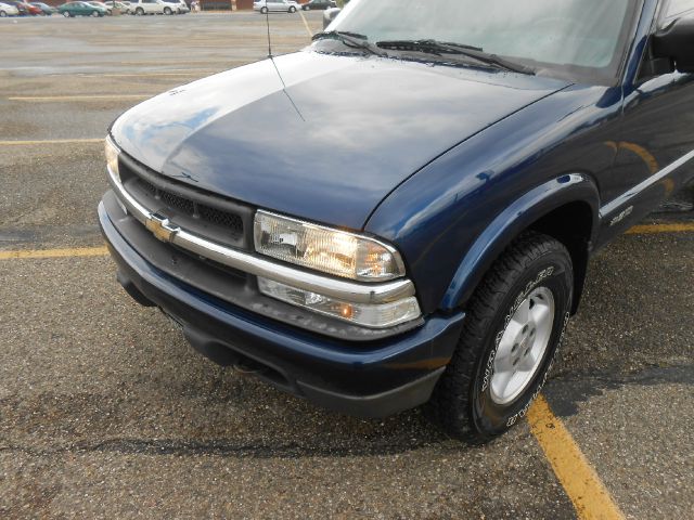 2002 Chevrolet S10 Handicap Lift And Control Leg 1 Owner
