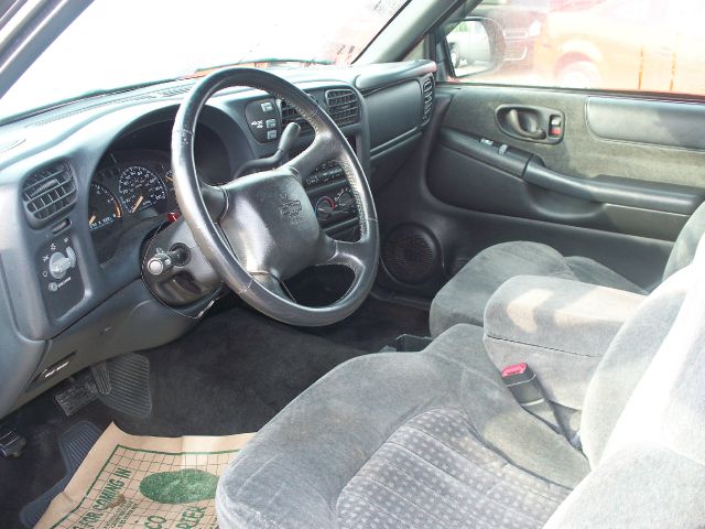 2002 Chevrolet S10 Handicap Lift And Control Leg 1 Owner