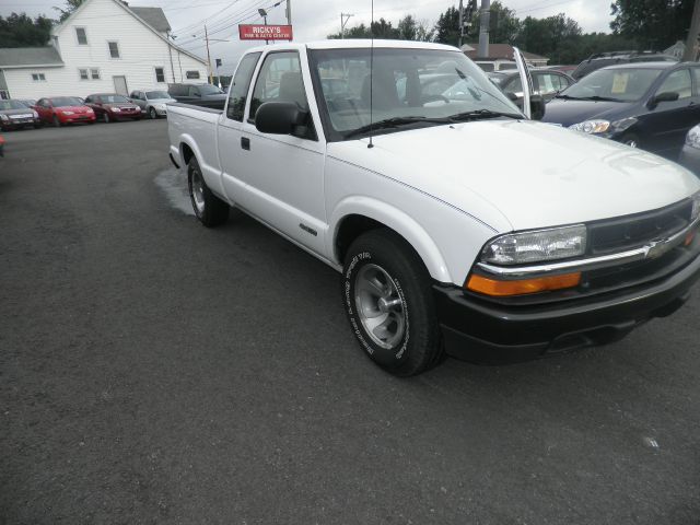 2002 Chevrolet S10 4dr Sdn Auto GLS w/XM