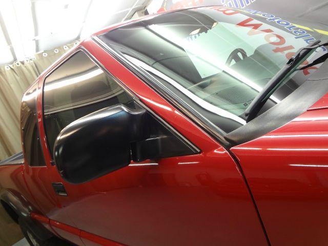 2002 Chevrolet S10 Handicap Lift And Control Leg 1 Owner