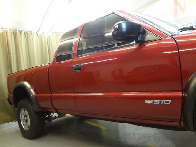 2002 Chevrolet S10 Handicap Lift And Control Leg 1 Owner
