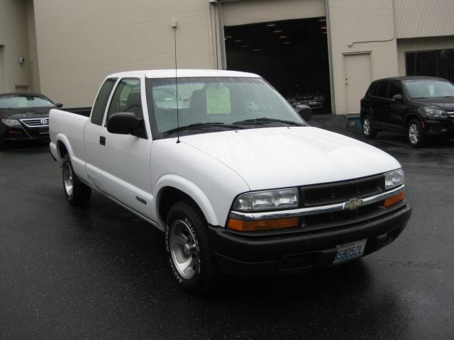 2002 Chevrolet S10 4dr Sdn Auto GLS w/XM