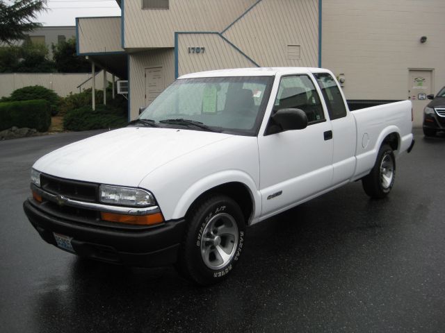 2002 Chevrolet S10 4dr Sdn Auto GLS w/XM