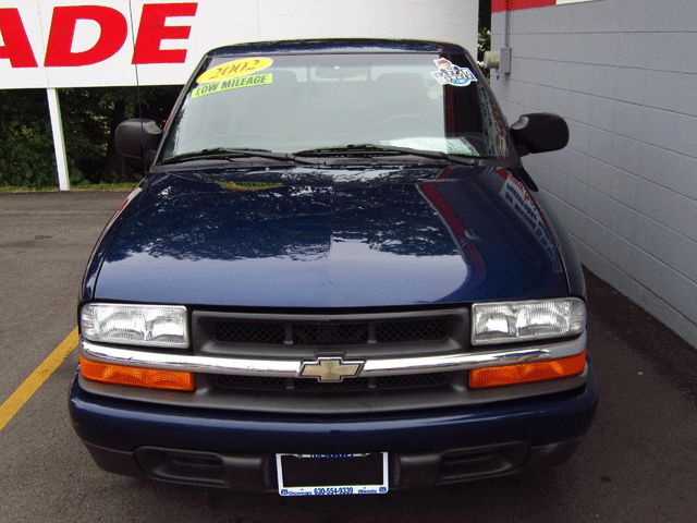 2002 Chevrolet S10 4dr Sdn SL Auto Sedan