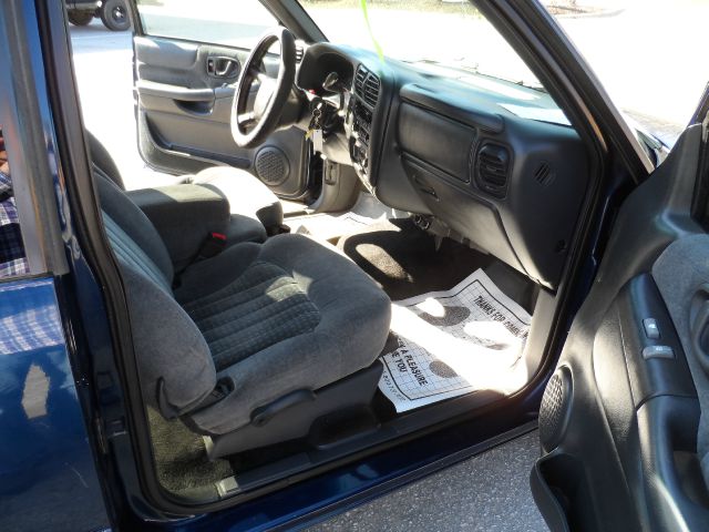 2002 Chevrolet S10 4dr Sdn Auto GLS w/XM