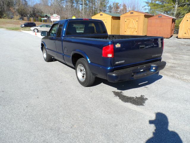 2002 Chevrolet S10 4dr Sdn Auto GLS w/XM