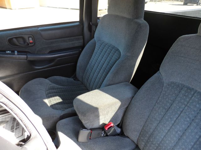 2002 Chevrolet S10 4dr Sdn Auto GLS w/XM