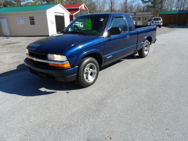 2002 Chevrolet S10 4dr Sdn Auto GLS w/XM