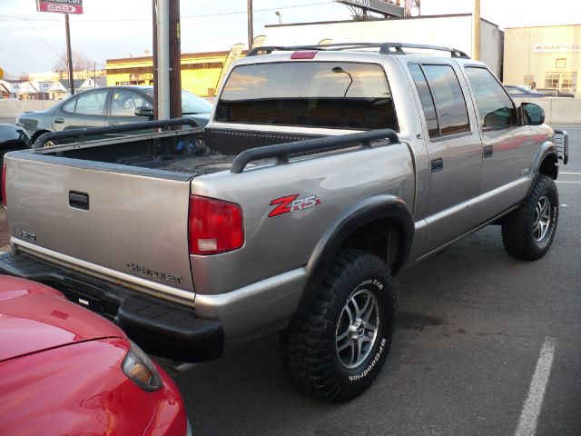 2003 Chevrolet S10 C300 Luxury Sedan 4D