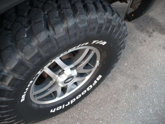 2003 Chevrolet S10 C300 Luxury Sedan 4D