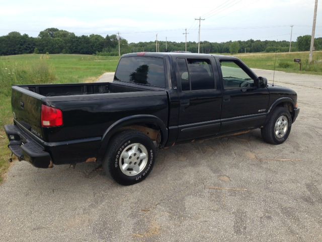 2003 Chevrolet S10 C300 Luxury Sedan 4D