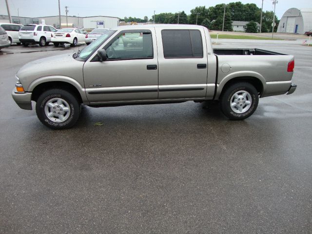 2003 Chevrolet S10 C300 Luxury Sedan 4D