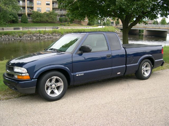 2003 Chevrolet S10 4dr Sdn Auto GLS w/XM