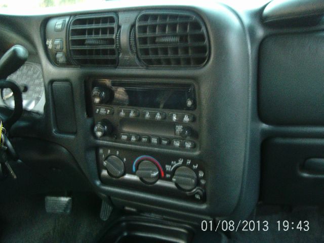 2003 Chevrolet S10 C300 Luxury Sedan 4D