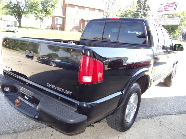 2003 Chevrolet S10 C300 Luxury Sedan 4D
