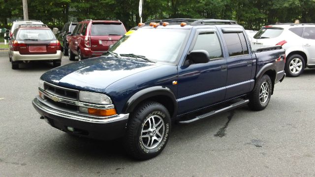 2003 Chevrolet S10 C300 Luxury Sedan 4D