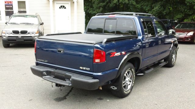 2003 Chevrolet S10 C300 Luxury Sedan 4D