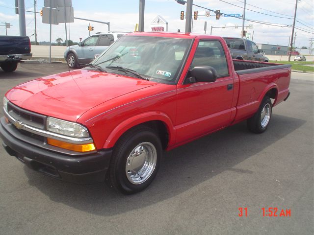 2003 Chevrolet S10 Short Box Standard