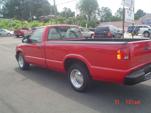 2003 Chevrolet S10 Short Box Standard