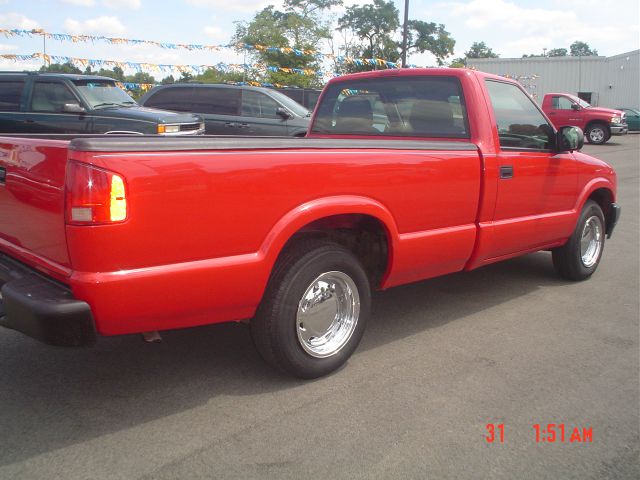 2003 Chevrolet S10 Short Box Standard
