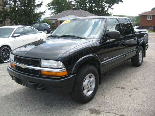 2003 Chevrolet S10 C300 Luxury Sedan 4D