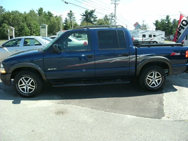 2003 Chevrolet S10 C300 Luxury Sedan 4D