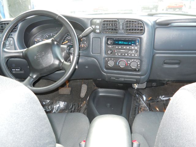 2003 Chevrolet S10 C300 Luxury Sedan 4D