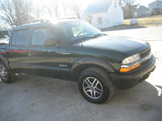 2003 Chevrolet S10 C300 Luxury Sedan 4D