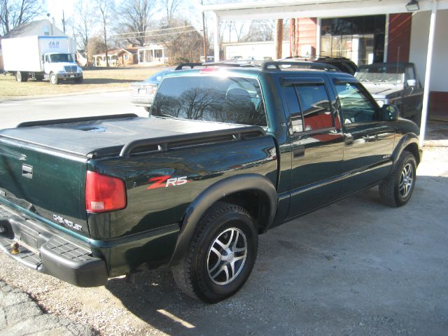 2003 Chevrolet S10 C300 Luxury Sedan 4D