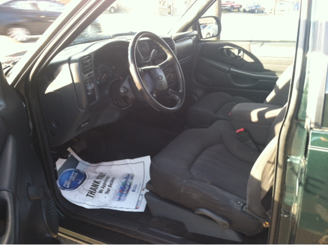 2003 Chevrolet S10 4dr Sdn Auto GLS w/XM