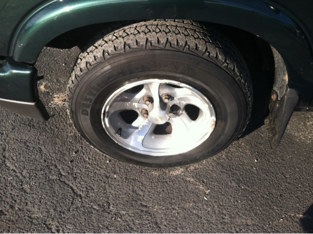 2003 Chevrolet S10 4dr Sdn Auto GLS w/XM