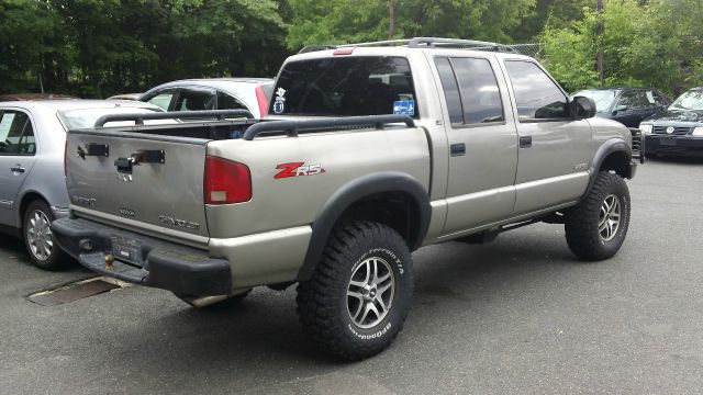 2003 Chevrolet S10 C300 Luxury Sedan 4D