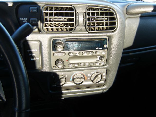 2003 Chevrolet S10 Handicap Lift And Control Leg 1 Owner